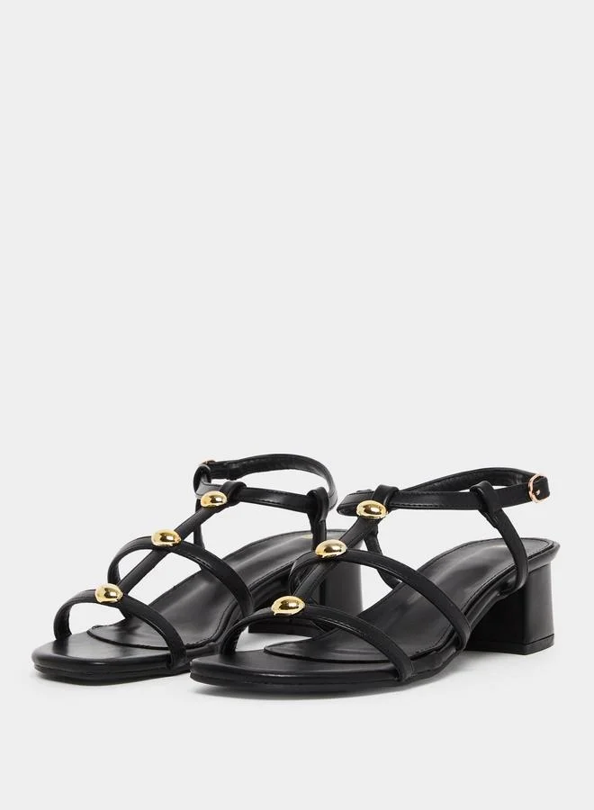 ستايلي صندل بسيور وتفاصيل معدنية